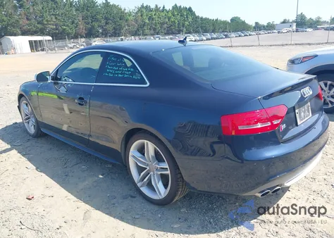 2010 Audi S5 4.2 Premium Plus z USA, uszkodzony, nr VIN WAUVVAFR2AA044190